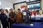 TNI AL Sergap Speedboat di Dumai, 16 Orang Diamankan: 8 PMI Ilegal dan 8 WNA Bangladesh