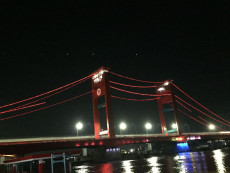Cantiknya Jembatan Ampera saat Malam Hari, Dulunya Bernama Jembatan Bung Karno