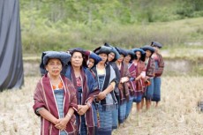 Tobatenun Tampilkan Koleksi Ramah Lingkungan sebagai Nilai Berkelanjutan di Dunia Fashion