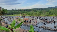 Keseruan River Tubing di Wisata Alam Gubuk Serut