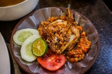 Jam Makan Siang, Menu Ayam Goreng Baru Chef Renatta Cocok Jadi Pilihan