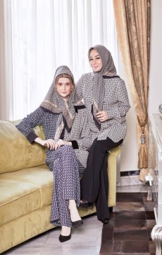 Tampil Elegan di Idul Adha dengan Fesyen Monogram Jenama Lokal