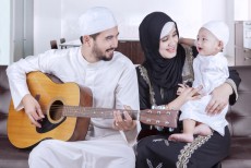 Tumbuhkan Cinta Rasul, Ini 5 Lagu Edukasi Islam untuk Si Kecil