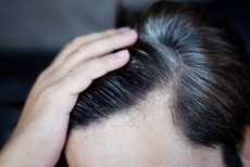 Bagaimana Hukum Mewarnai Rambut, Ini Penjelasannya