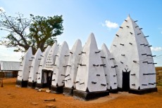 Dibangun Tahun 1400-an, Masjid Larabanga Jadi Situs Tertua di Afrika Barat