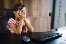 Waspadai Paparan Internet, Bisa Pengaruhi Mental Anak