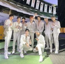 Puluhan Penonton Pingsan, Kepolisian Setop Konser NCT 127