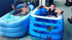 Aksi Lucu Pebalap WSBK Mandalika: Berendam di Kolam Anak-anak