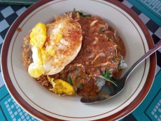 Menikmati Pecel Pakis Colo, Kuliner Gurih Khas Kudus