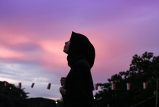 Buah Sikap Husnuzan dalam Hidup, Ketenangan dan Akhlak Mulia