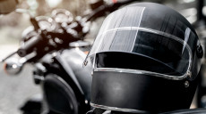Cara Mencuci Helm yang Benar, Jangan Biarkan Lembab dan Bau