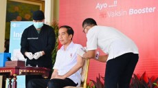 Jokowi Ajak Masyarakat Vaksinasi Booster Kedua dengan IndoVac