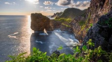 Eksotisme Pantai Ngungap, Destinasi Wisata Pantai Tanpa Pasir