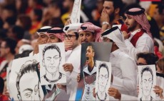 Fans Qatar Sindir Protes Tim Jerman Pakai Foto Mesut Ozil