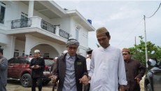 Sowan ke Riau, Buya Yahya Bagi Rahasia Sukses untuk Santri UAS