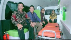 BSI Salurkan Bantuan Ambulans untuk Civitas Akademika UI