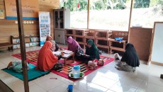 Keterbatasan Tak Surutkan Semangat Warga Pedalaman Kalimantan Belajar Islam