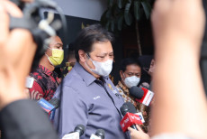 Airlangga Hartarto Sebut Insentif Kendaraan Listrik Capai Rp5 Miliar