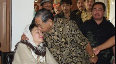 Kisah Nyai Sinta Jadi Tiang Gus Dur, Sempat Jualan Kacang dan Es Lilin