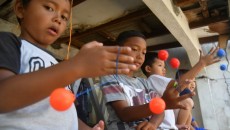 Pakar: Lato-Lato Bisa Kurangi Ketergantungan Anak Main HP