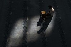 5 Ayat Al Quran Pemberi Cahaya di Hari-hari Gelap