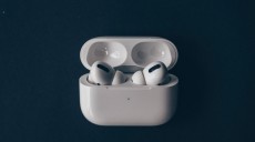 Apple Bakal Rilis AirPods Versi Murah pada 2024