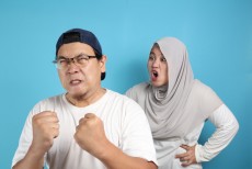 Solusi Atasi Masalah Rumah Tangga: Sabar dan Lihat Kebaikan Pasangan