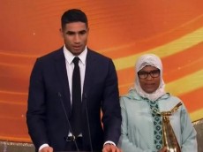 Achraf Hakimi Dedikasikan Penghargaan Joy Awards untuk Sang Ibu