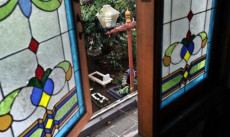 Cara Sikapi Keberadaan Kuburan di Dalam Ruangan Masjid