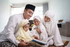 Empat Kedudukan Anak dalam Islam, Salah Satunya Penyejuk Hati