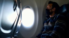 5 Tips Mengatasi Kecemasaan saat Naik Pesawat