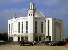 Masjid Terbesar di Inggris Buka Kembali, Bisa Tampung 13 Ribu Jamaah