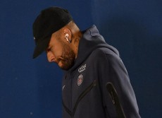 Neymar Pensiun Dini, PSG Untung atau Buntung?