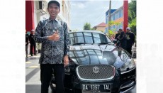 UAS Diberi Jaguar, Dilelang dan Hasilnya untuk Pesantren
