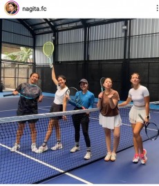 Artis Artis Kecanduan Olahraga Tenis