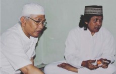Gus Mus Ajak Masyarakat Baca Fatihah untuk Kesembuhan Cak Nun