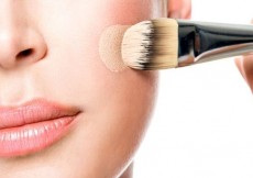 3 Cara Aplikasikan Foundation: Wajah Anti Dempul, Bebas Kilap dan Tahan Seharian