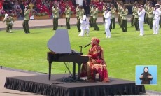 Bawakan Lagu Rungkad, Putri Ariani Sukses Goyang Istana Negara