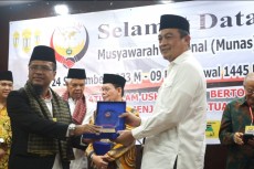 Hadiri Munas Dai Rantau Minang, Ini Pesan dan Harapan KH Bachtiar Nasir