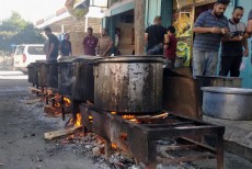 Kayu Bakar Hampir Habis, Krisis Gas Ancam Penyediaan Pangan di Gaza