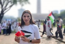 Bagi-bagi Semangka di Aksi Bela Palestina, Najwa Shihab Lantang Teriak Free Palestine!