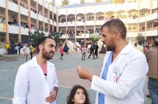 Kesabaran Dokter Gaza Rawat Koban Luka di Tengah Musim Dingin yang Menusuk