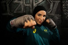 Kisah Petinju Muslim Wanita, Tina Rahimi yang Berpegang Teguh pada Agama