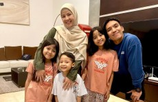 Desta dan Natasha Rizky Bagikan Momen Kompak Demi Anak, Warganet Doakan Rujuk