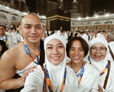 Habiskan Malam Pergantian Tahun, BCL Umrah Bareng Suami Baru