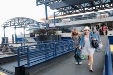 Wisman Pertama Kunjungi Indonesia di 2024 dari Singapura