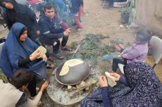 Selain Pembantaian, Para Pengungsi di Jalur Gaza Harus Menghadapi Bencana Kelaparan