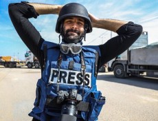 Motaz Azaiza, Jurnalis Palestina Putuskan Mengungsi dari Gaza