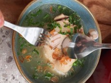 Resep Sop Ayam Pak Min yang Hangat dan Segar, Cocok untuk Santap Sahur