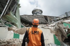 Setelah Banjir Demak, LMI Gerak Cepat Bantu Korban Gempa Bawean